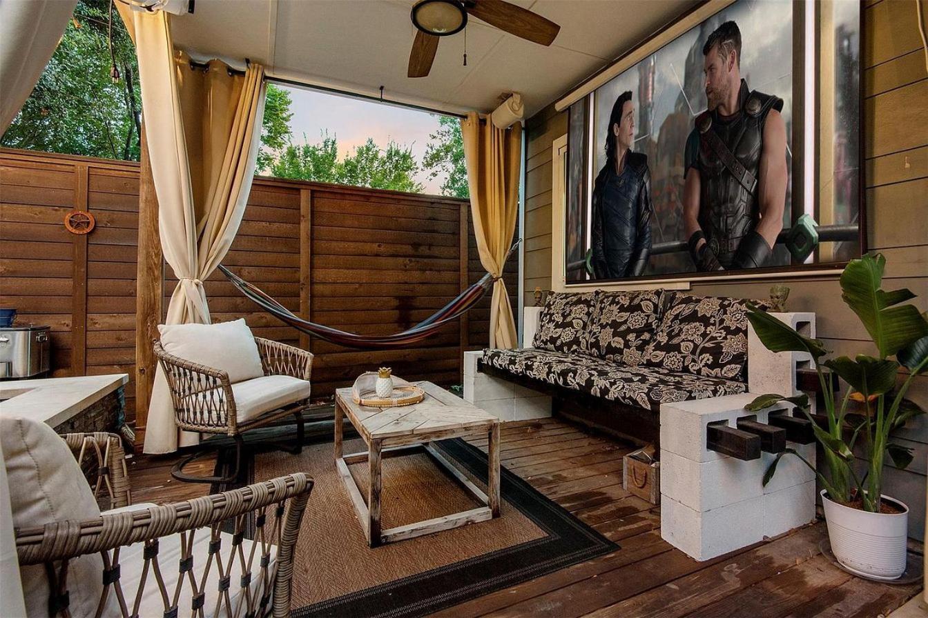 Holiday home Private Downtown Oasis Hot Tub & Fire Pit