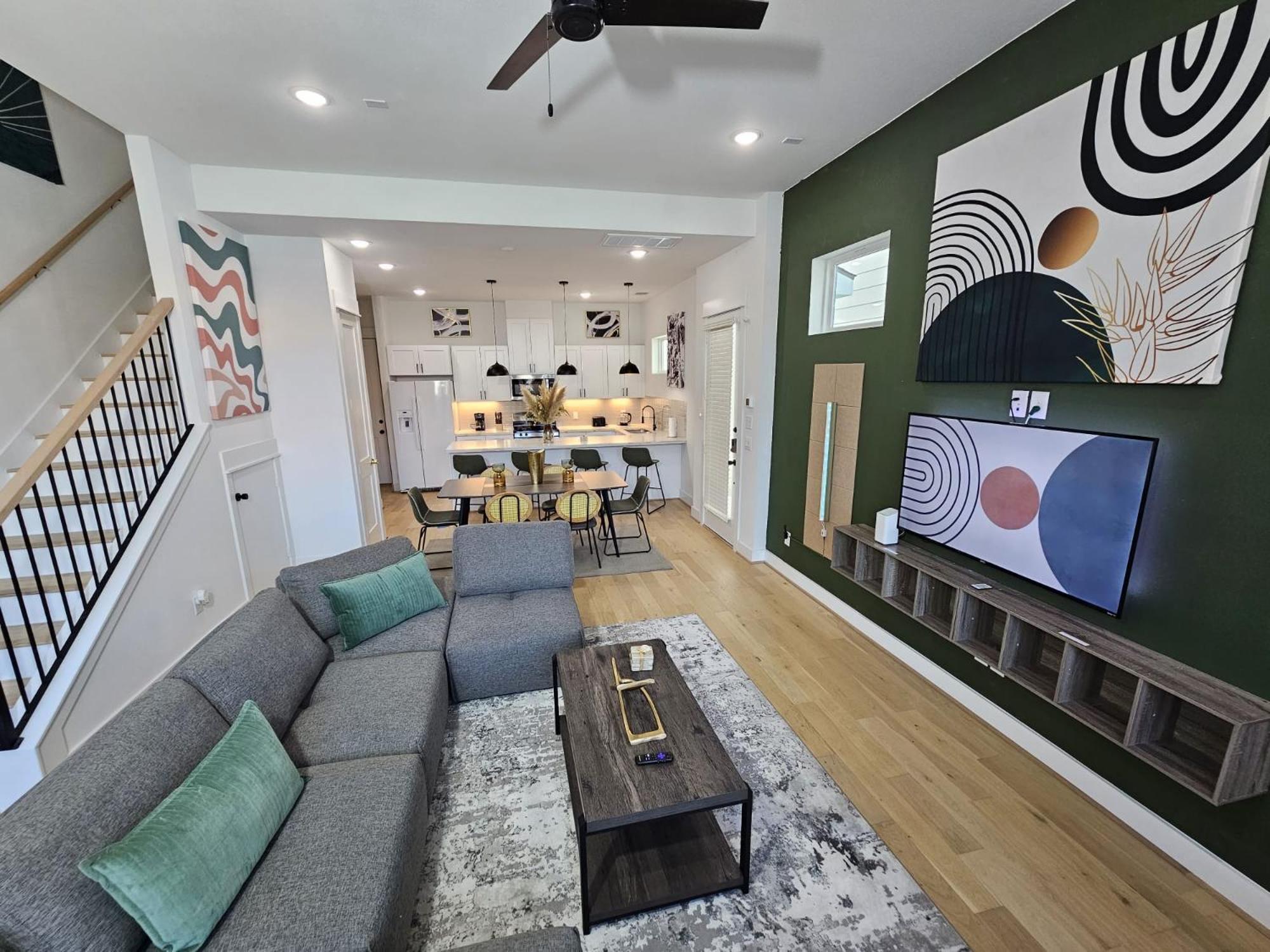 Ultimate Downtown Escape - 3br/2.5ba Sleeps 7 *