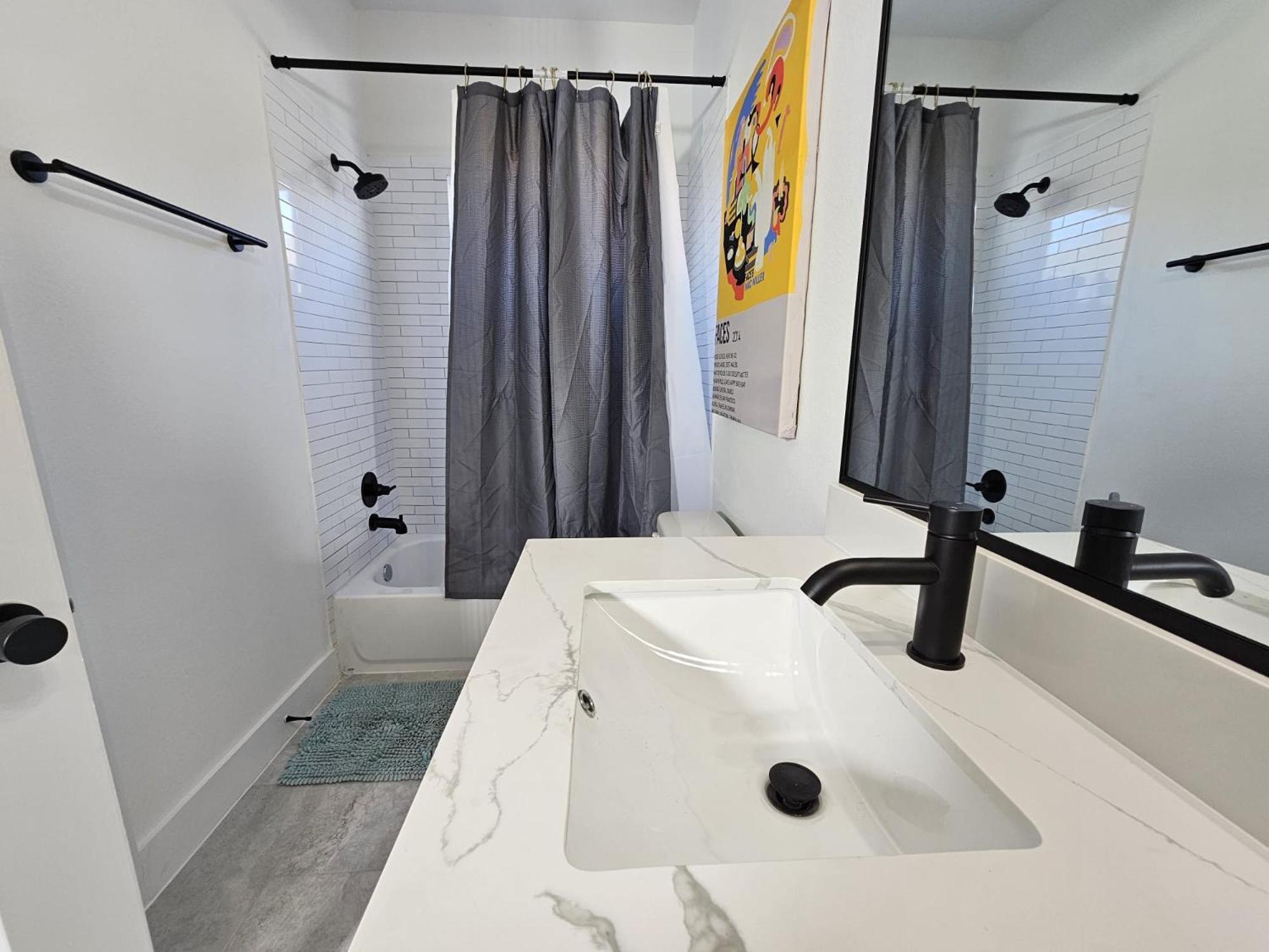 Holiday home Ultimate Downtown Escape - 3br/2.5ba Sleeps 7 *