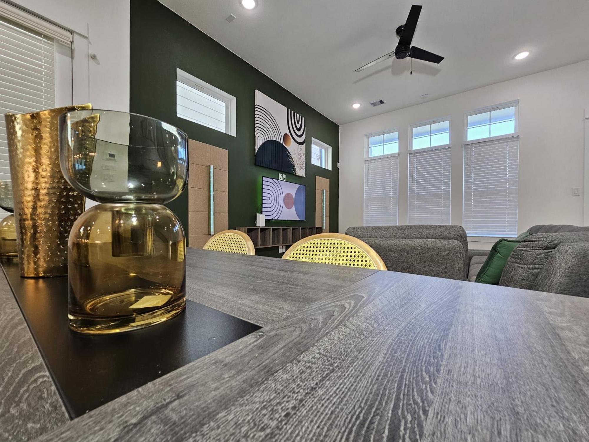 Ultimate Downtown Escape - 3br/2.5ba Sleeps 7 *