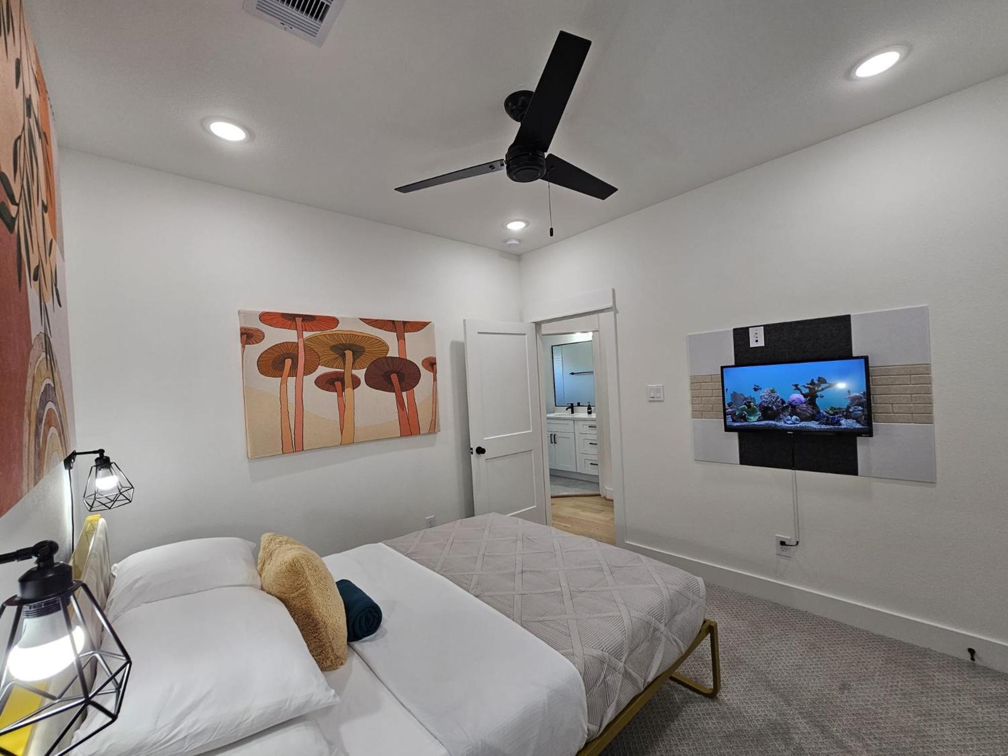 Ultimate Downtown Escape - 3br/2.5ba Sleeps 7 * Houston