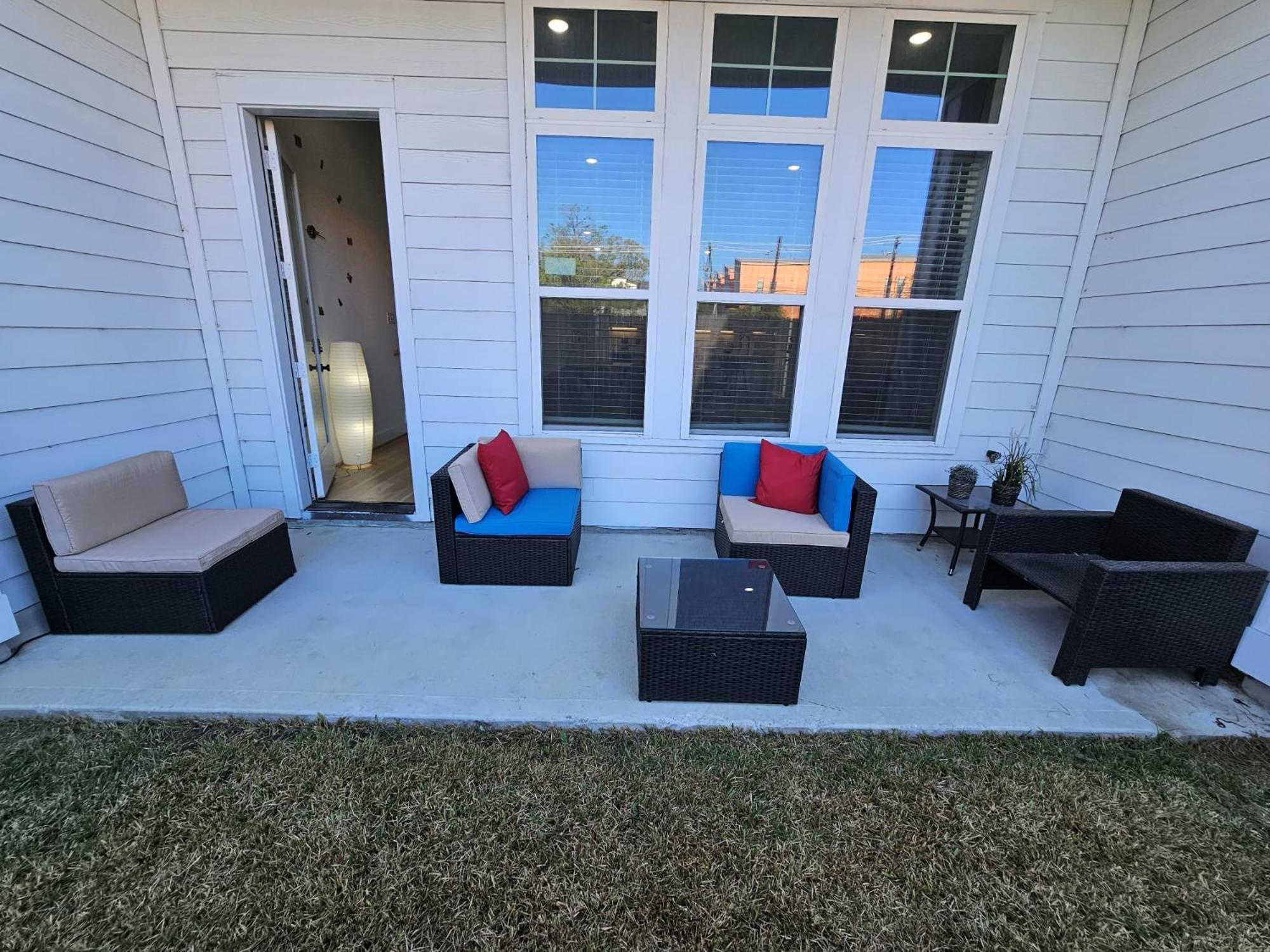 Ultimate Downtown Escape - 3br/2.5ba Sleeps 7 Holiday home *