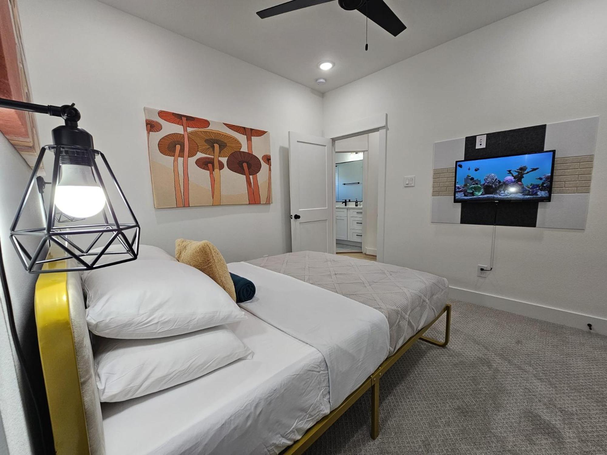 Holiday home Ultimate Downtown Escape - 3br/2.5ba Sleeps 7 Houston