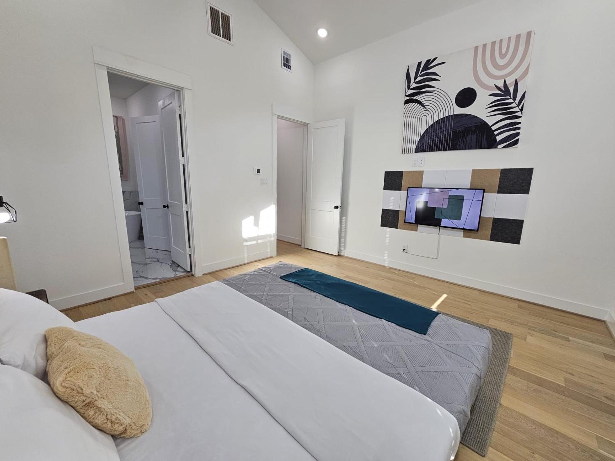Holiday home Ultimate Downtown Escape - 3br/2.5ba Sleeps 7 Houston