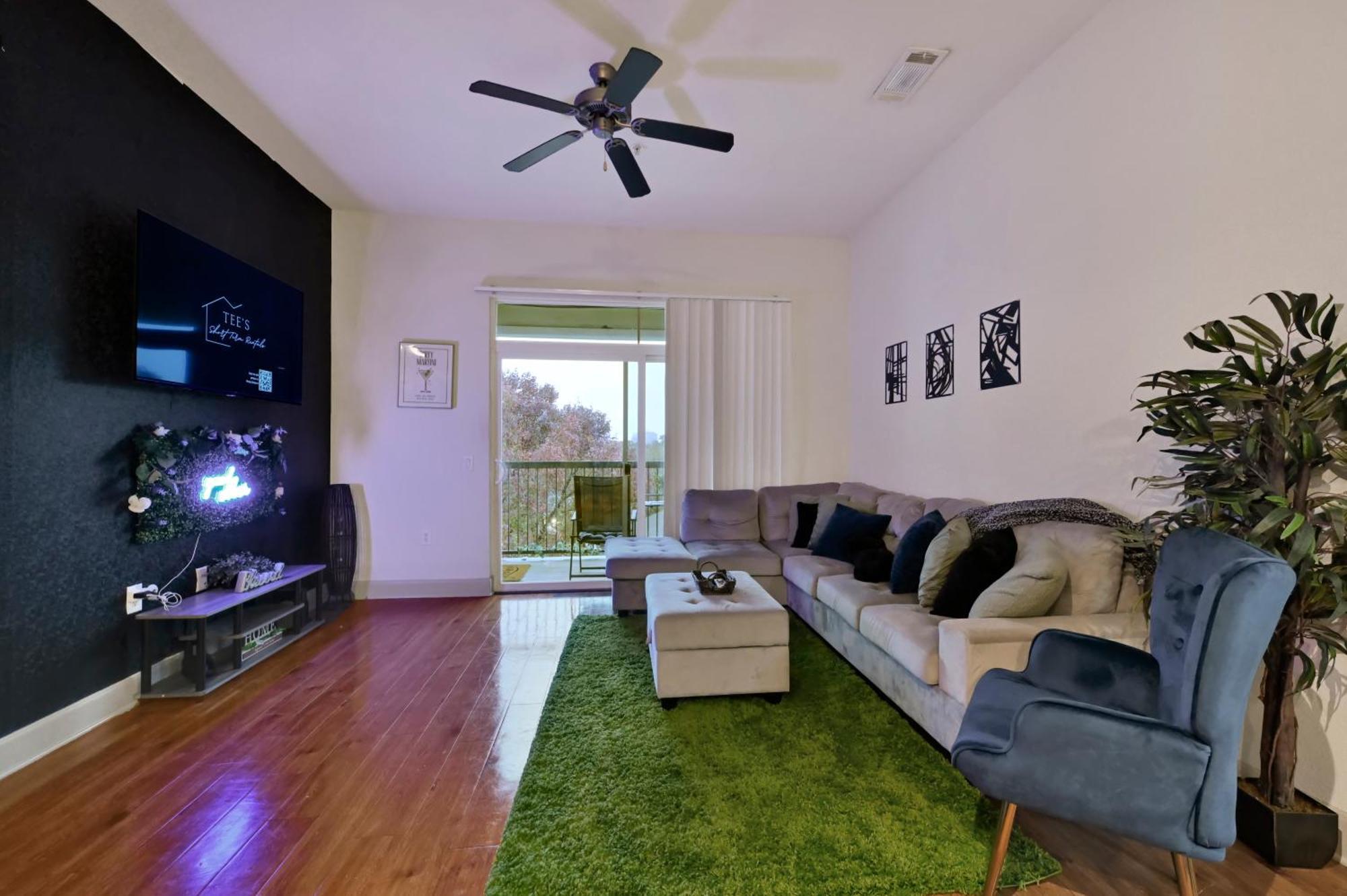 - Walk To Nrg Stadium, Relax By The Pool, And More! * Houston
