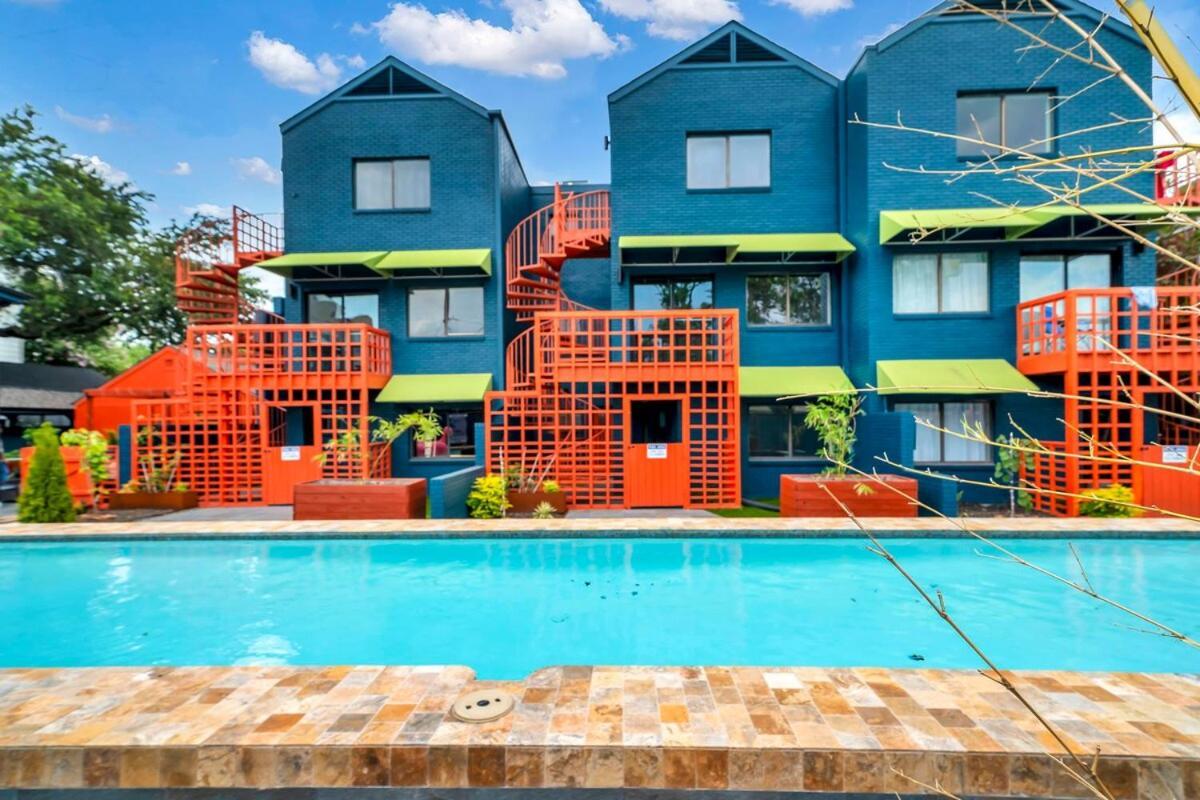 A Style Pool Ev Charging