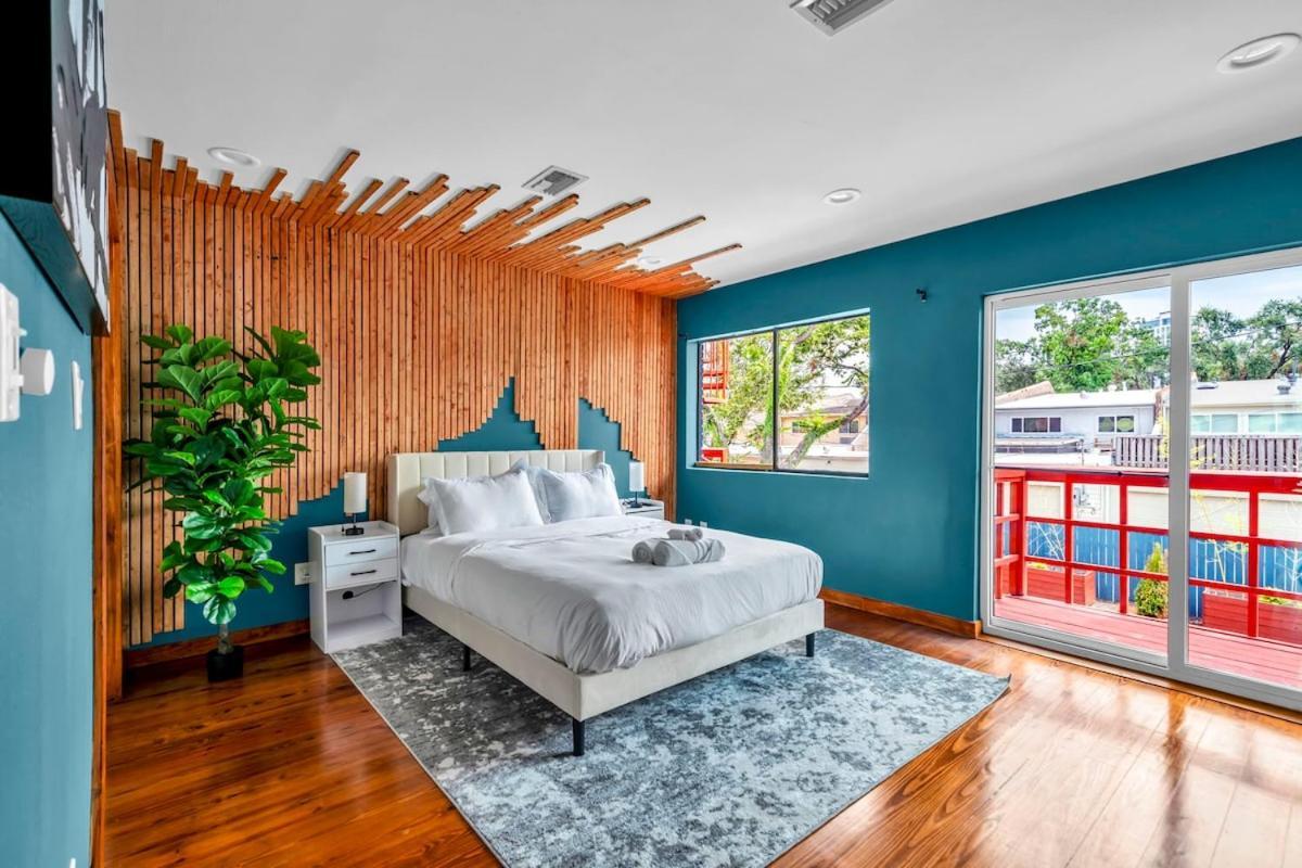 Apartment A Style Pool Ev Charging Houston