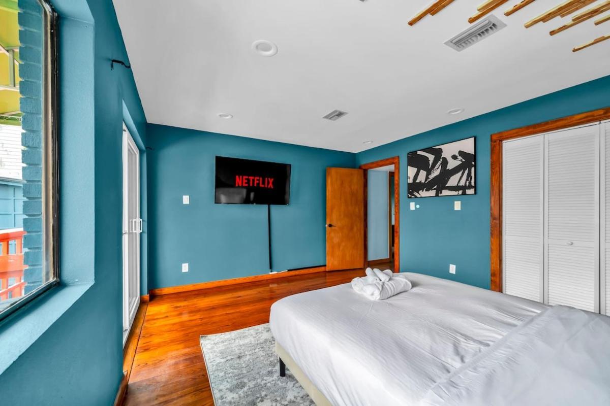 A Style Pool Ev Charging Apartment Houston