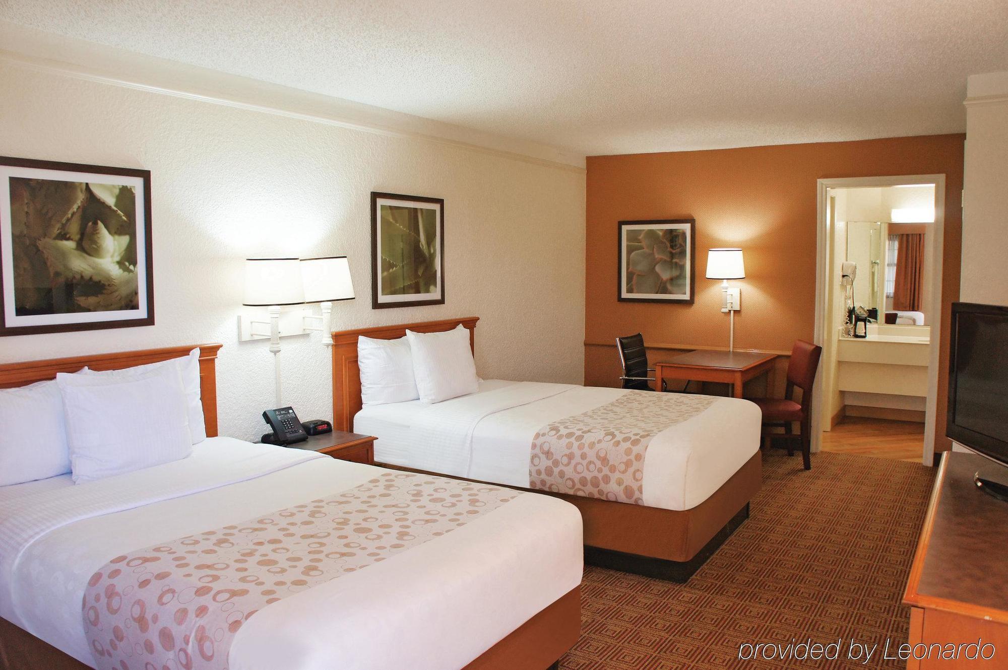 Travelodge By Wyndham Cy-fair Hotel 3*