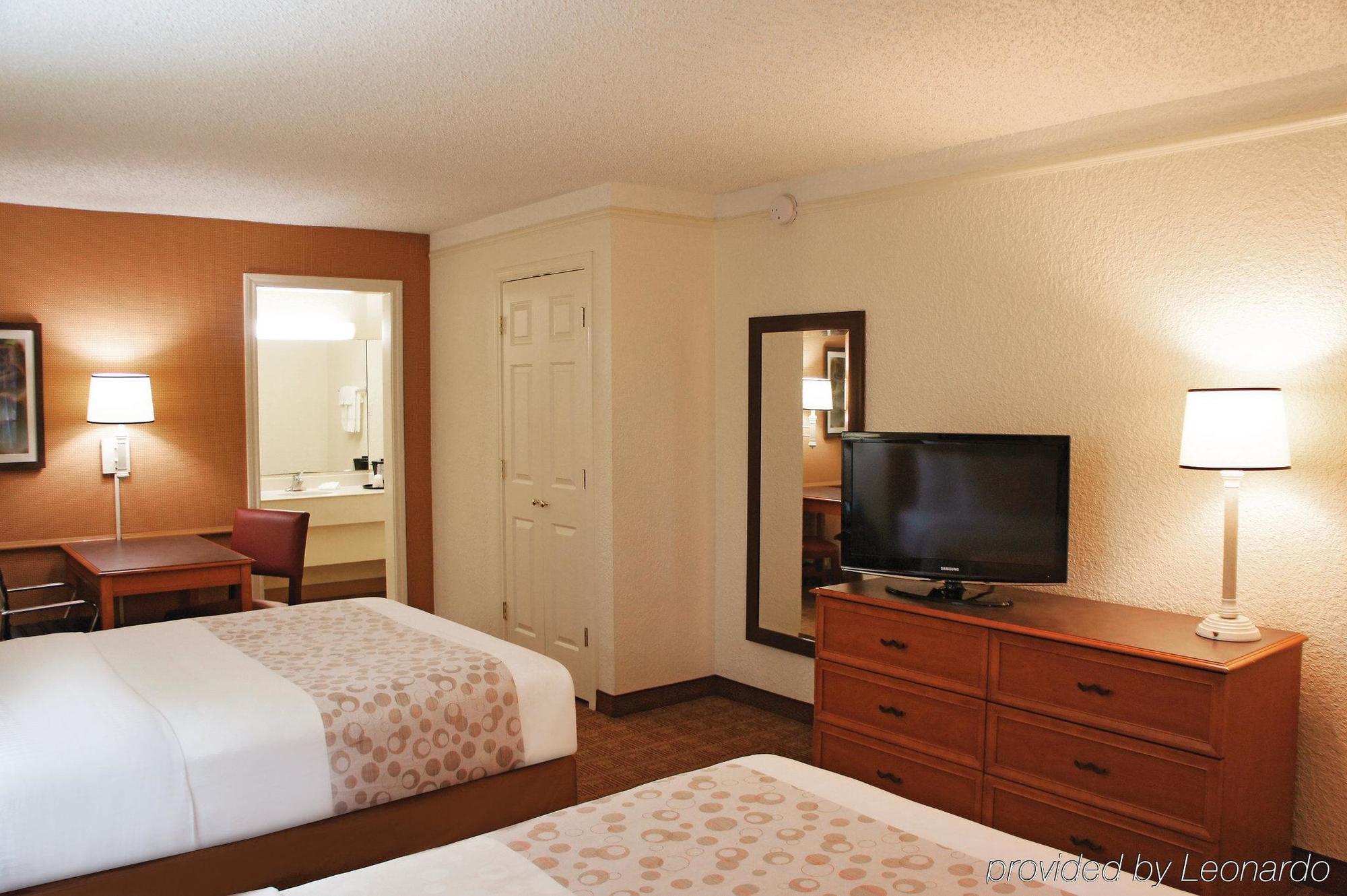 Travelodge By Wyndham Cy-fair Hotel