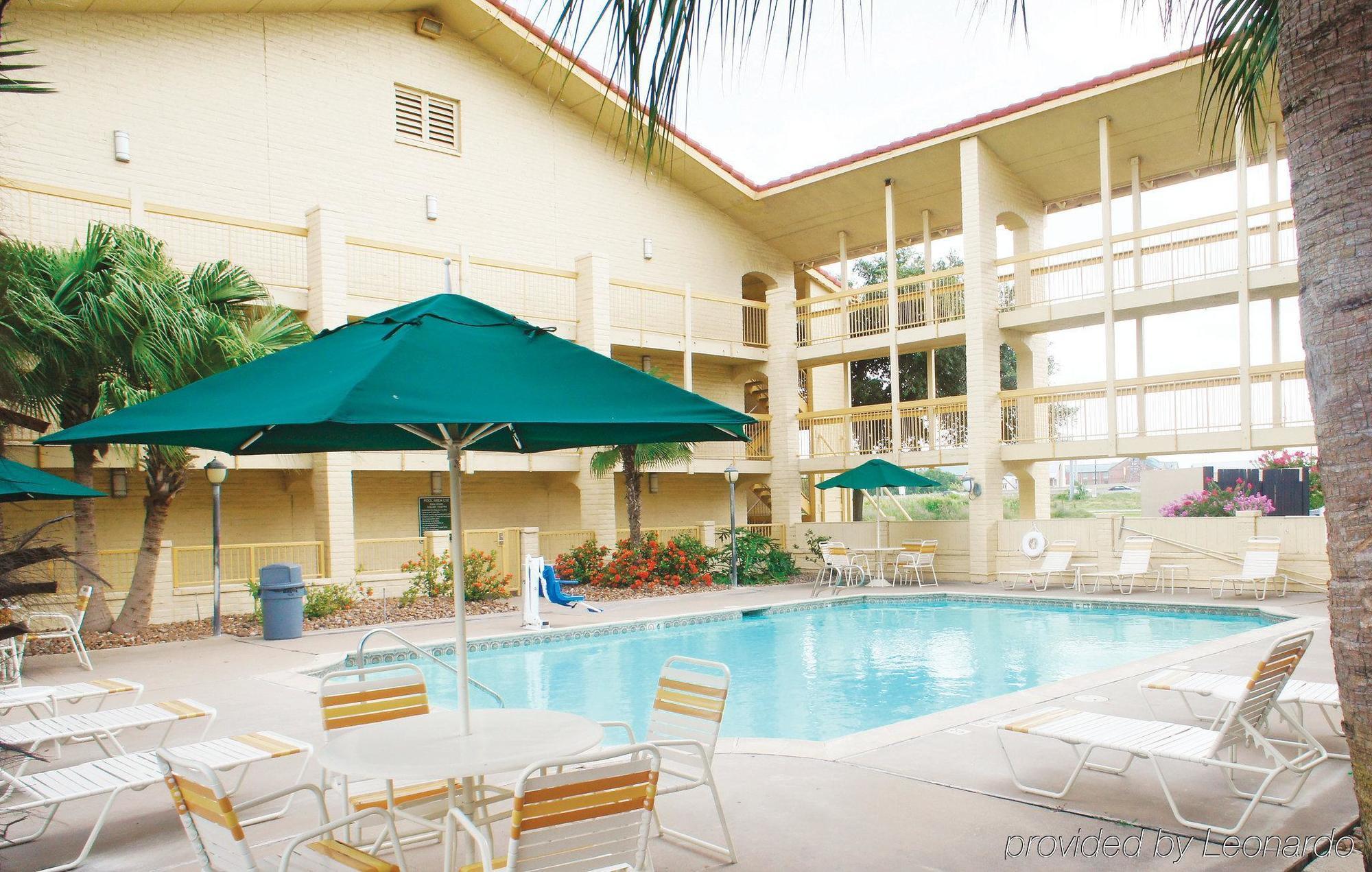 Travelodge By Wyndham Cy-fair 3*