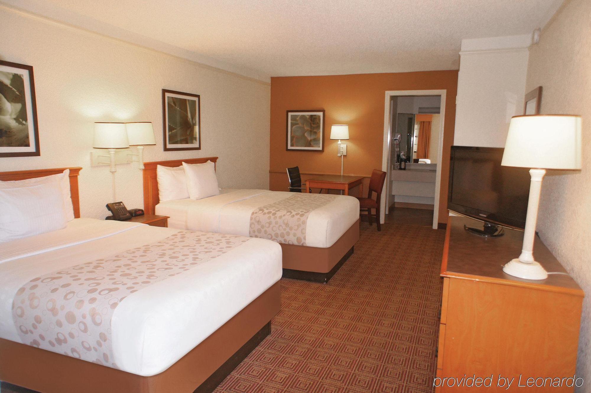 Travelodge By Wyndham Cy-fair Houston