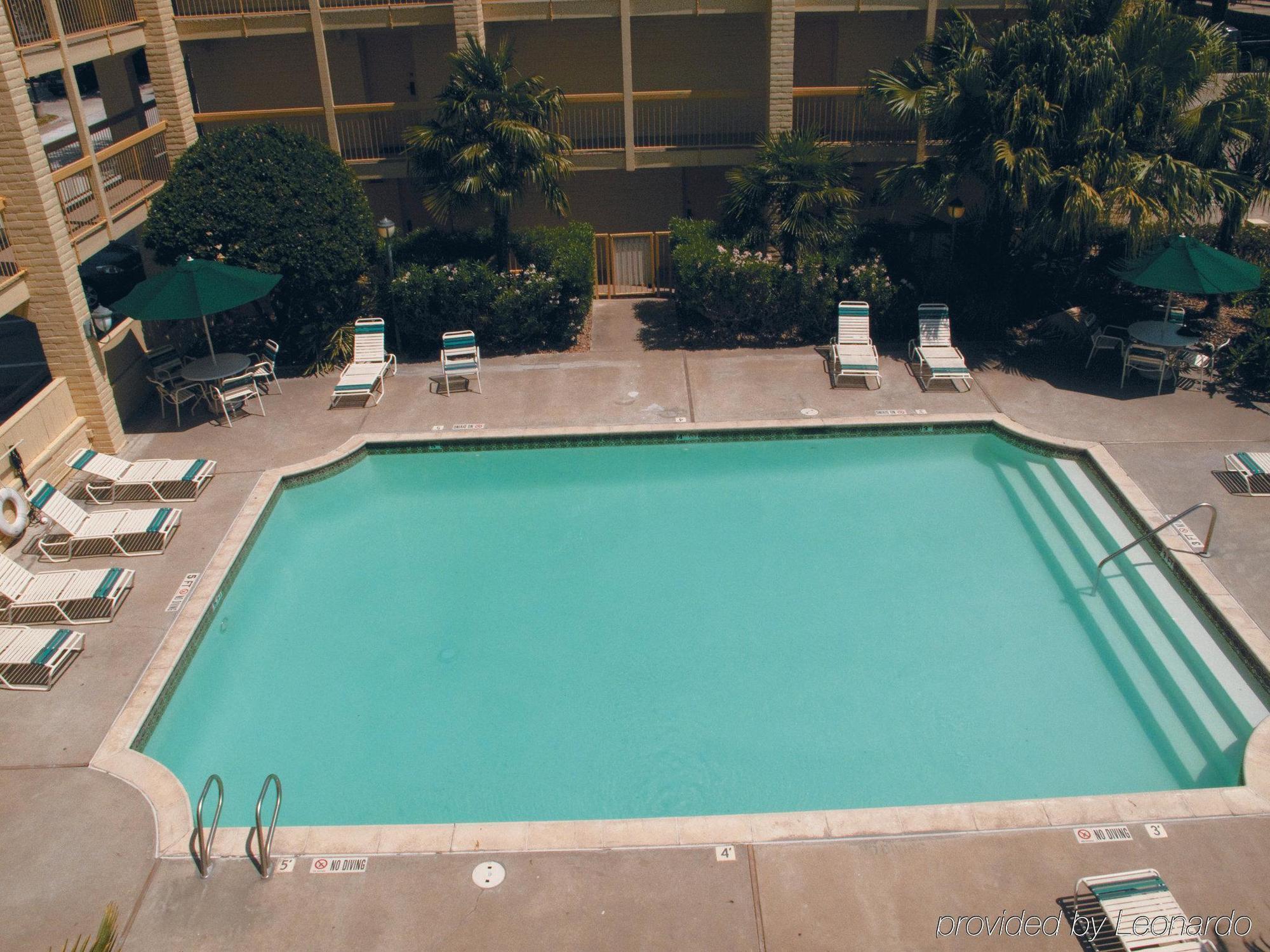 Travelodge By Wyndham Cy-fair 3* Houston