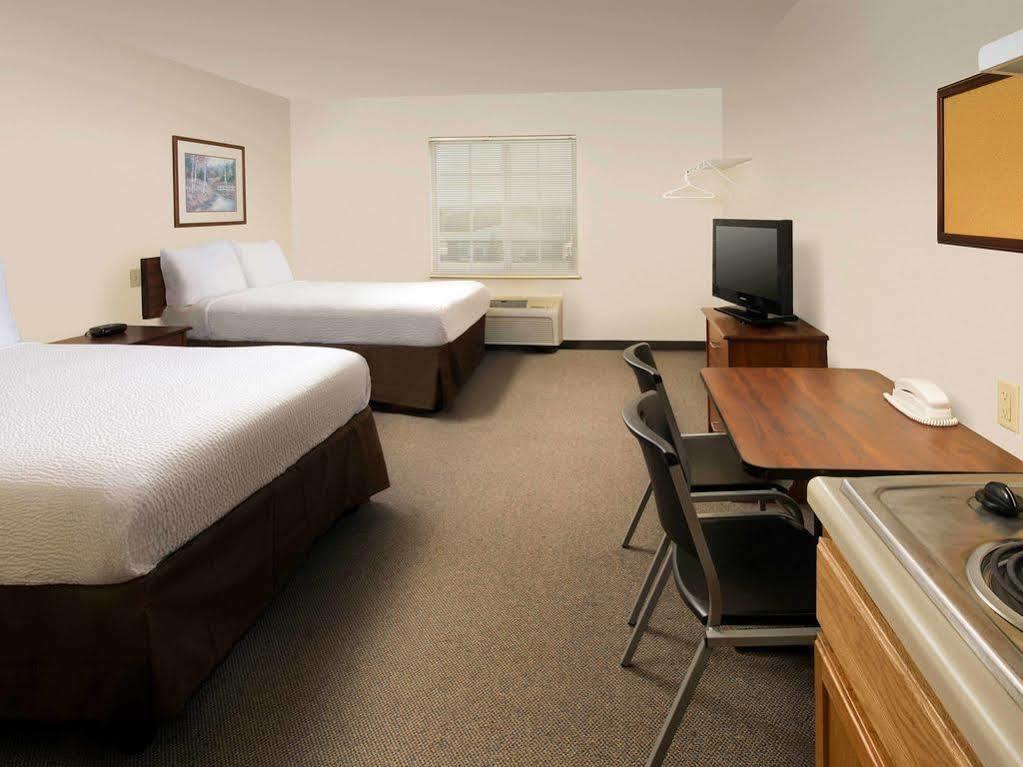 Woodspring Willowbrook Hotel 2*