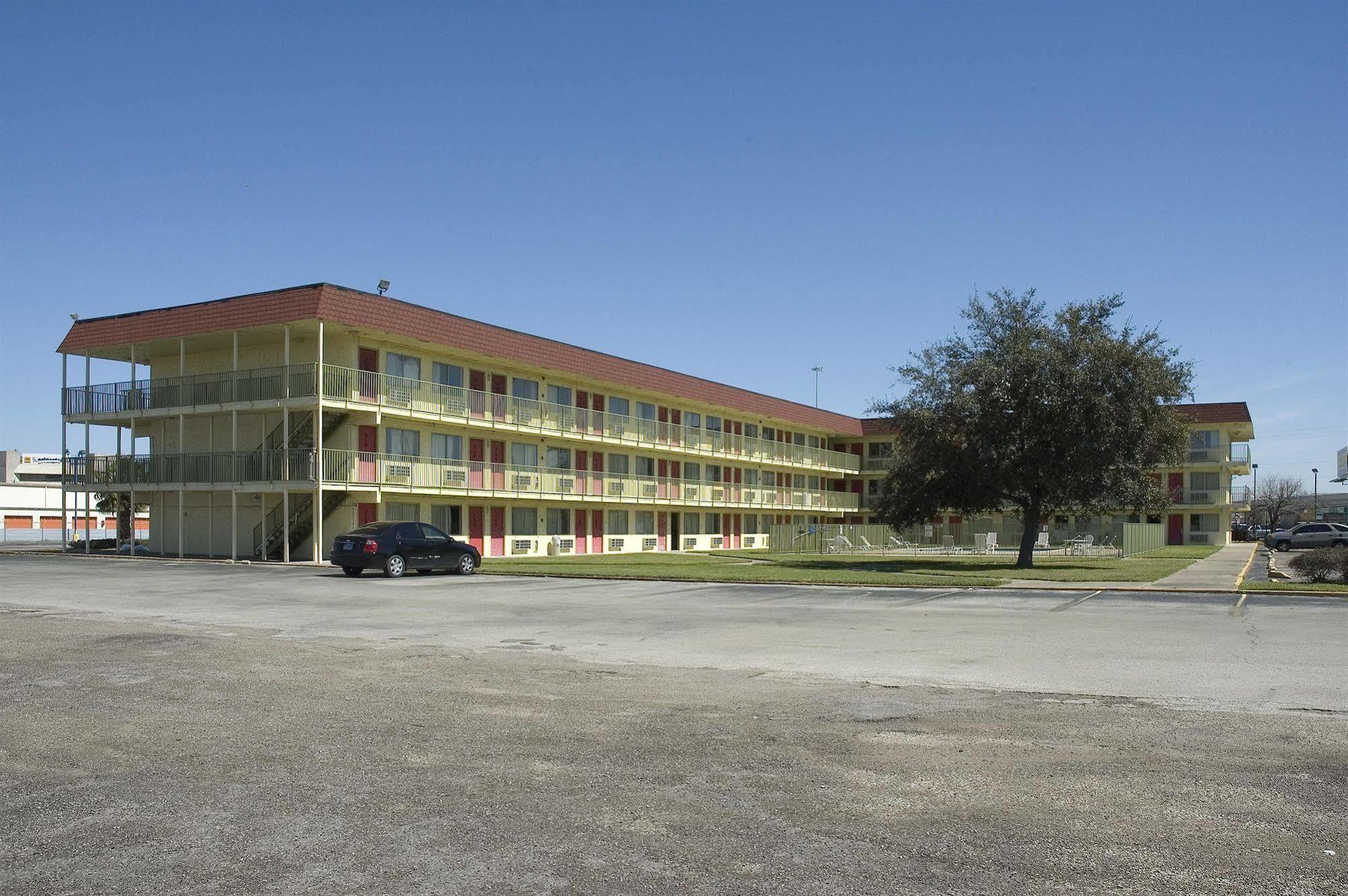 Oyo Southwest I-69 Hotel Houston