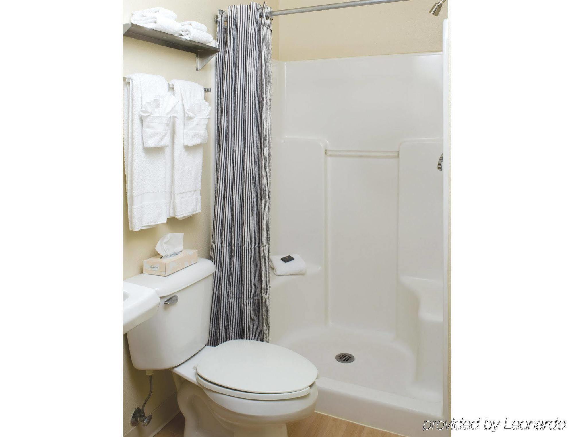 Hometowne - West Oaks Motel 2*