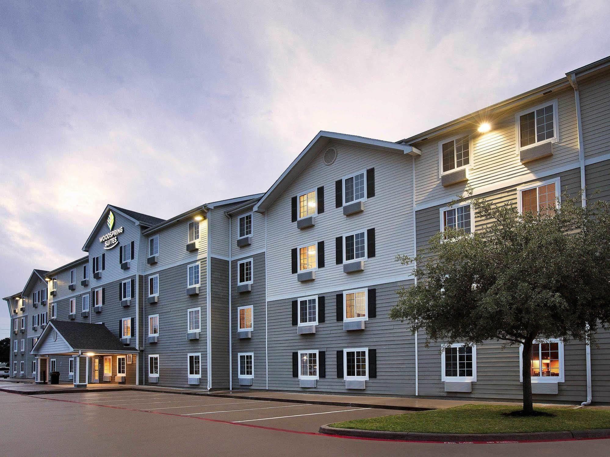 Woodspring Willowbrook Hotel Houston