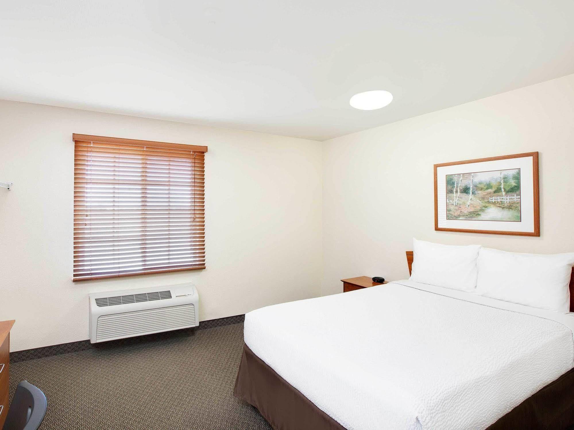 Woodspring Willowbrook Hotel