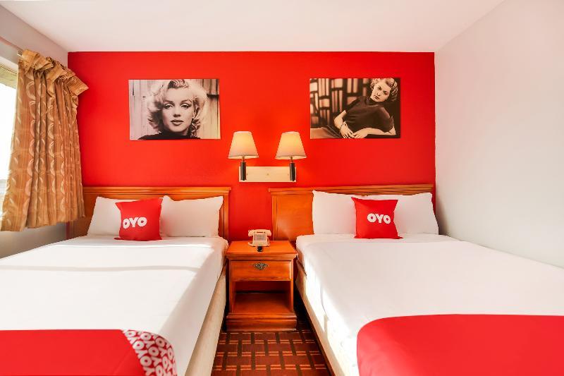 Oyo Southwest I-69 Hotel 2*