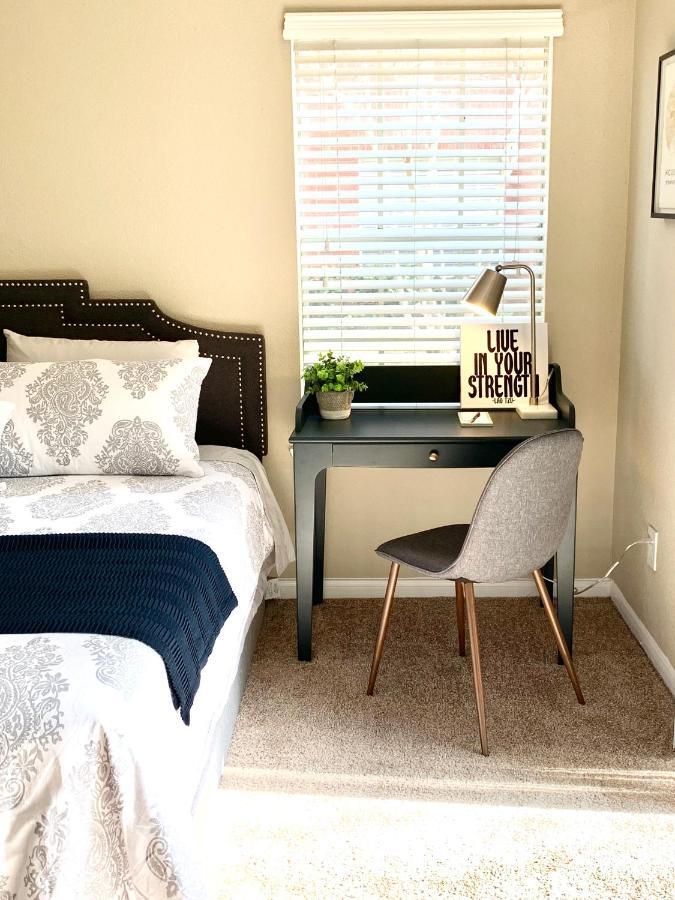 Apartment Spacious 2br&2ba Med Center Apt, Free Parking&shuttle Houston