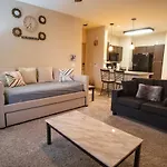 Galleria-Uptown Modern Apt Suite