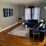 2Nd Level Duplex, Downtown Houston Near Toyota Center, Smoking Allowed On Balcony!