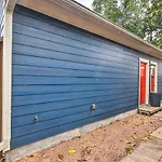 Central And Cozy Houston Studio - Pets Welcome!