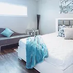 Premium Styled 2 Bedroom Apt In The Heart Of The Heights