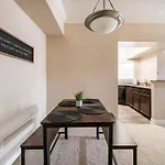 Uptown Escape - Modern, 1Bd Apt Near The Galleria
