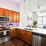 Downtown Houston Condo W Pool And Free Parking 6