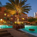 Cozy 1 Bedrm Unit/Modern -Midtown W/ Amenities