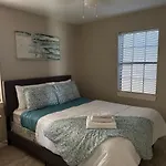 Luxury Houston 2 Bedroom Near Tmc, Downtown, Museum District, Galleria, Medical Center