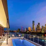 Modern Lux W/Rooftop Pool &Views