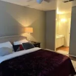 Lovely 2 Bedroom With 2 Baths &Modern Amenities