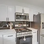 Houston Apartment Close To University And Downtown