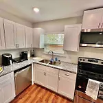 3 Bedroom Luxury Home Near Downtown