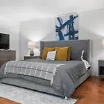 3 Bed Home With Luxury Hot Tub, Deck, Wifi And Arcade Games