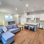 Modern & Affordable Houston Stay