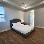 Modern & Affordable Houston Stay