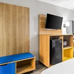 Days Inn By Wyndham Houston East