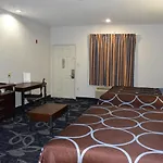 Super 8 By Wyndham Houston Hobby Airport South
