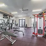 Modern Suite + Pool + Gym