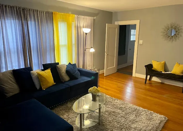 2Nd Level Duplex, Downtown Houston Near Toyota Center, Smoking Allowed On Balcony!