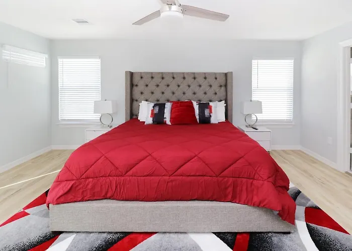 Peerless Retreat - Minutes From Downtown Houston