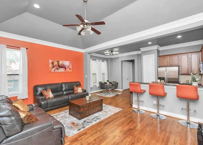 Prolific 3Story W Game Room-Hottub-Near Dt