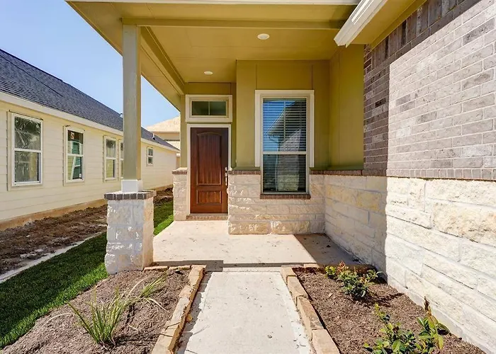 Centrally Located 3 Bedroom Townhome