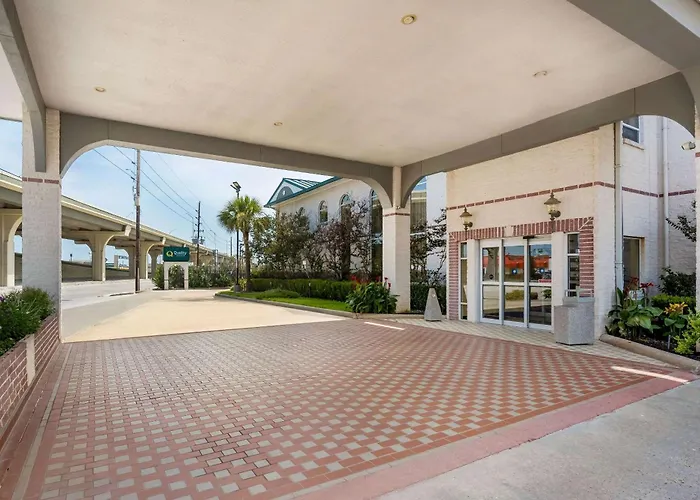 Quality Inn & Suites