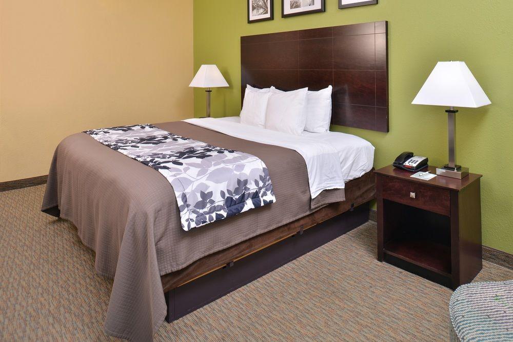 Sleep And Downtown Hotel 2*