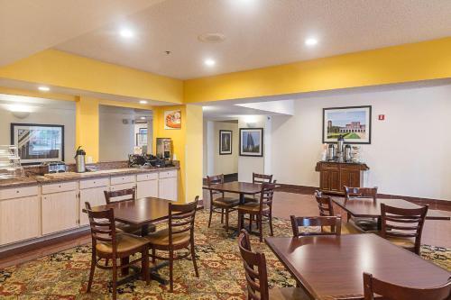 Doubletree By Hilton Westchase Hotel