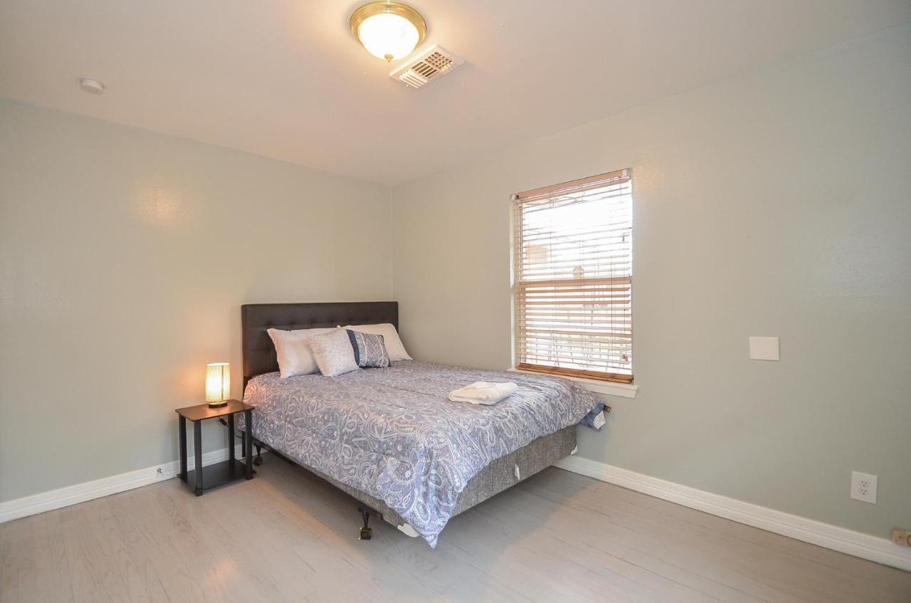 Holiday home Authentic By Memorial Mall, W Houston